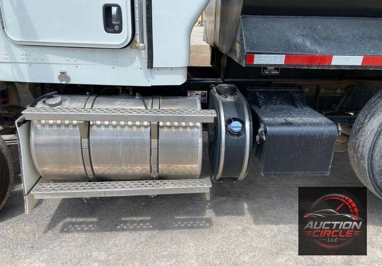 2014 Kenworth T805  dump truck