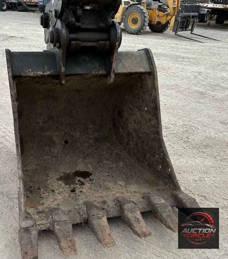 2017 John Deere 245G LC  excavator