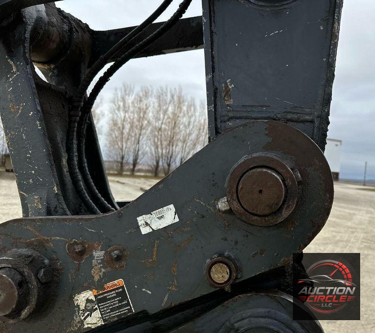 2017 John Deere 245G LC  excavator