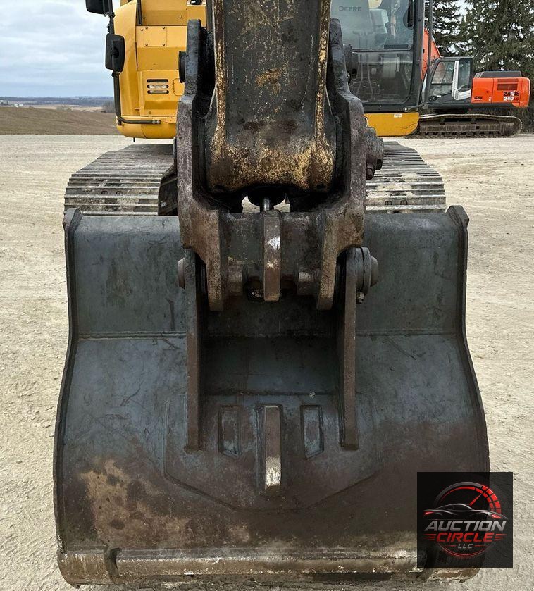2017 John Deere 245G LC  excavator