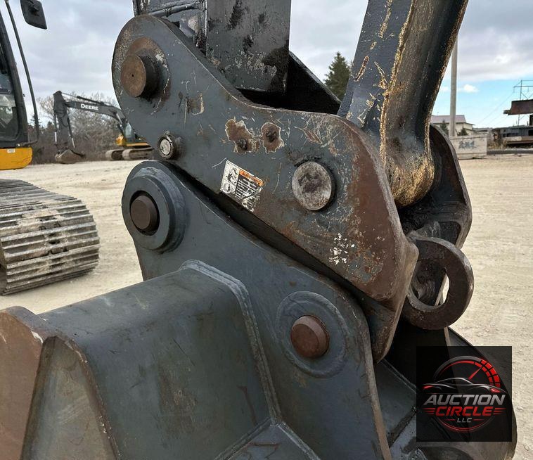 2017 John Deere 245G LC  excavator