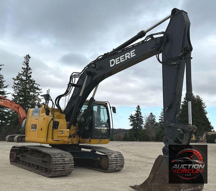 2017 John Deere 245G LC  excavator