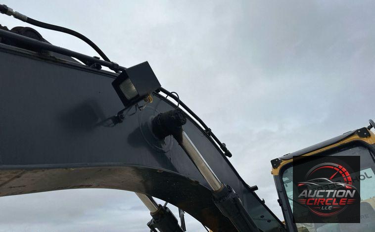 2017 John Deere 245G LC  excavator