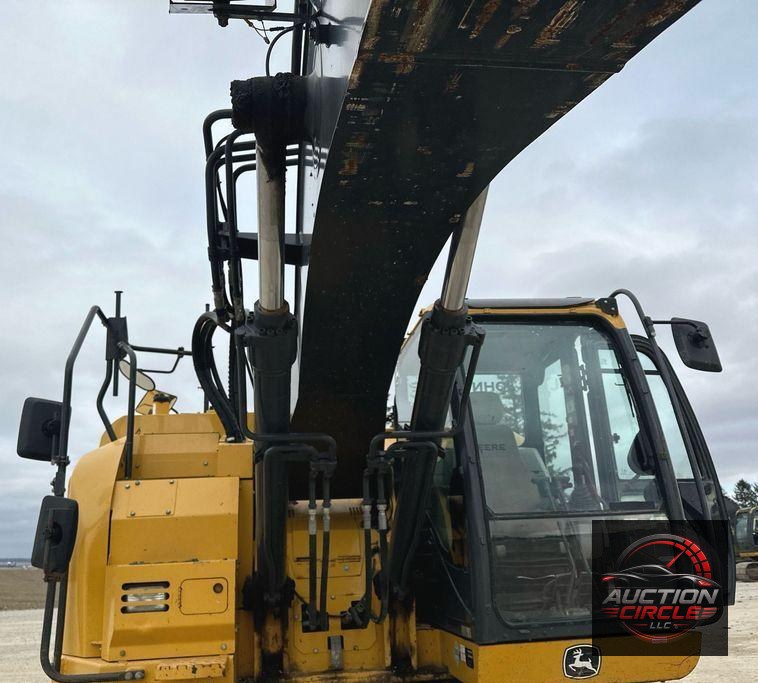 2017 John Deere 245G LC  excavator