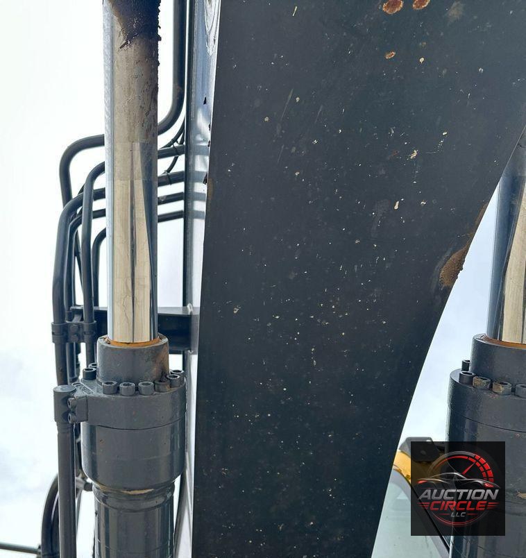 2017 John Deere 245G LC  excavator