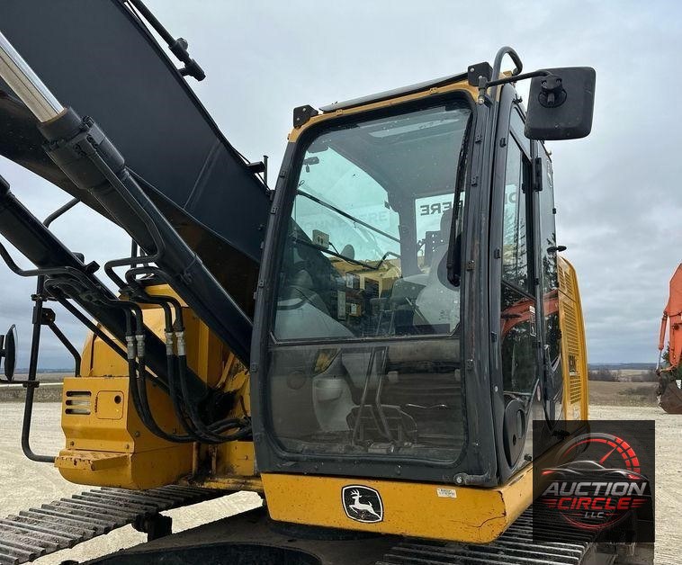 2017 John Deere 245G LC  excavator