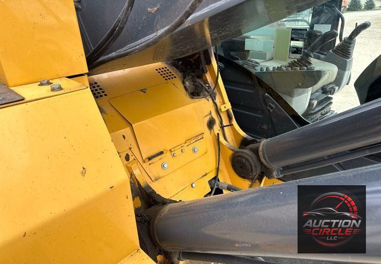 2017 John Deere 245G LC  excavator