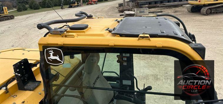 2017 John Deere 245G LC  excavator