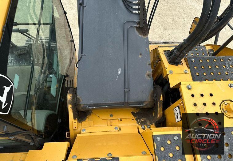 2017 John Deere 245G LC  excavator