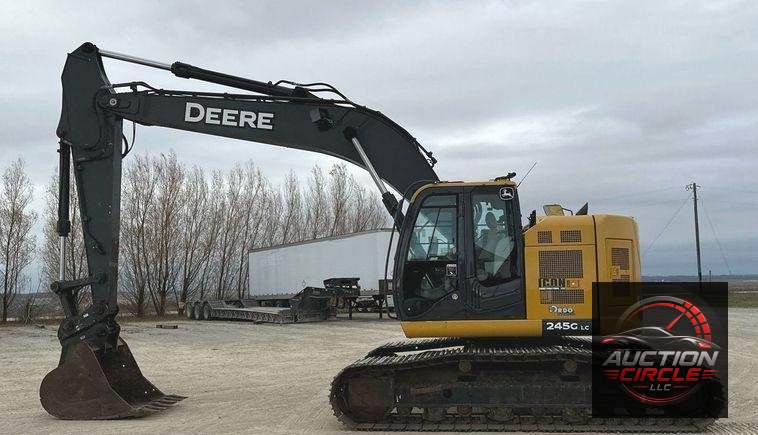 2017 John Deere 245G LC  excavator