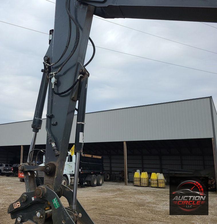 2022 John Deere 135G  excavator