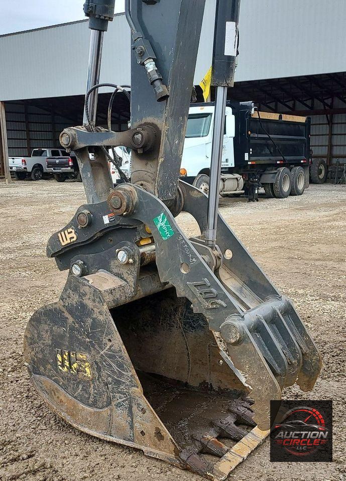 2022 John Deere 135G  excavator