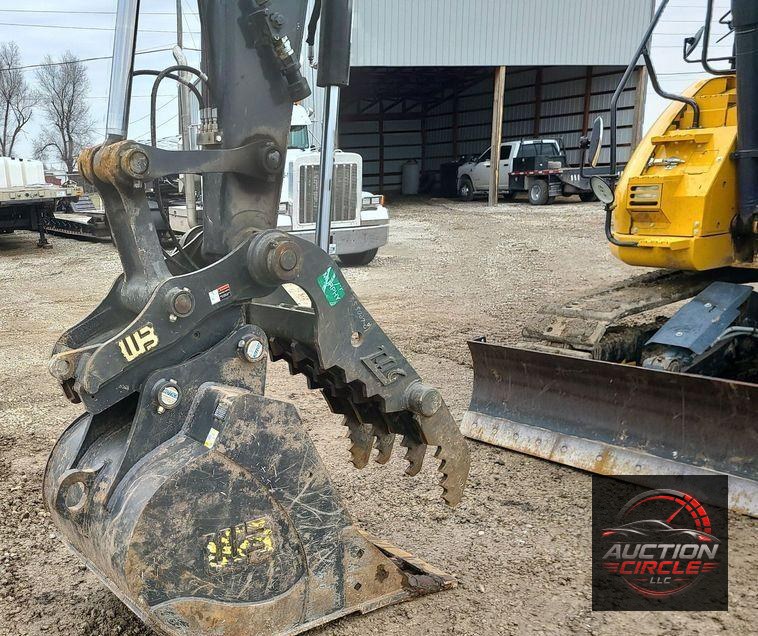 2022 John Deere 135G  excavator