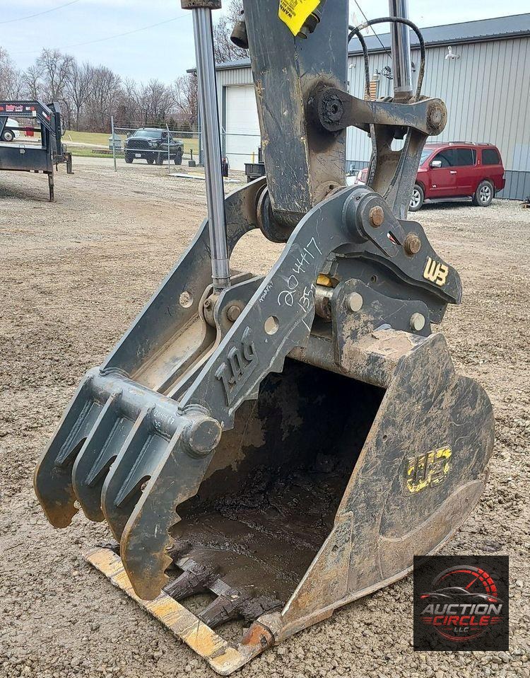2022 John Deere 135G  excavator