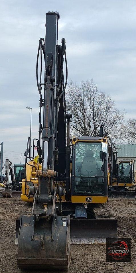 2022 John Deere 135G  excavator