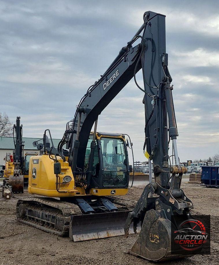 2022 John Deere 135G  excavator