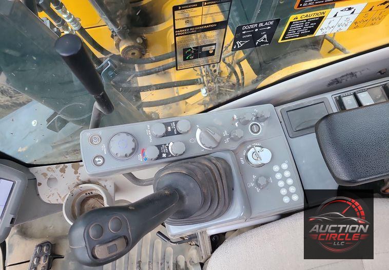 2022 John Deere 135G  excavator