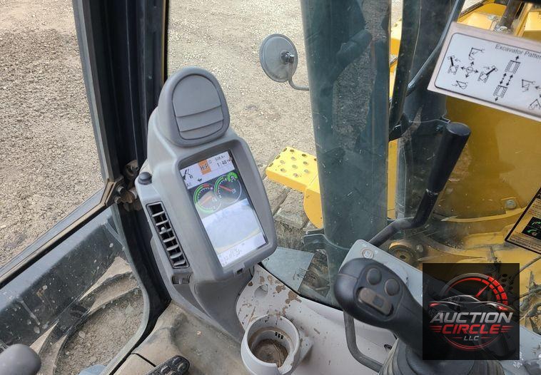 2022 John Deere 135G  excavator