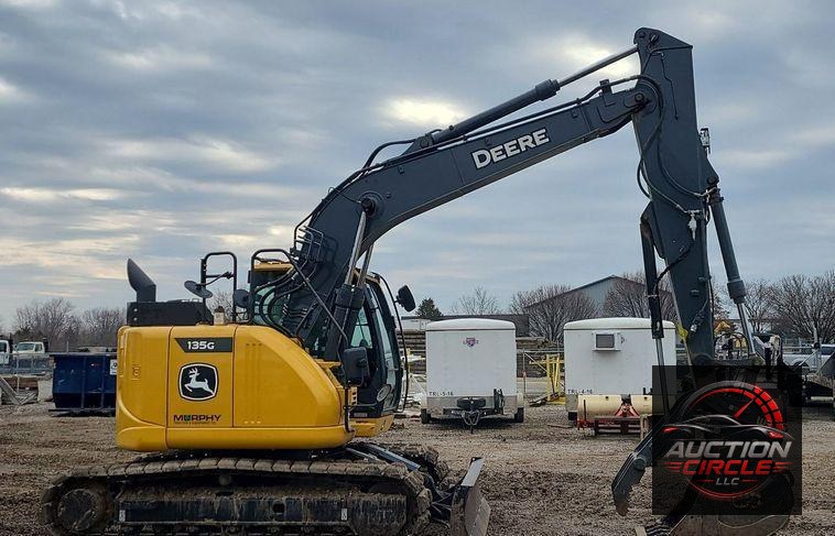 2022 John Deere 135G  excavator