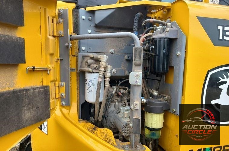 2022 John Deere 135G  excavator