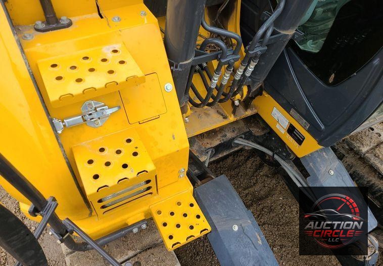 2022 John Deere 135G  excavator