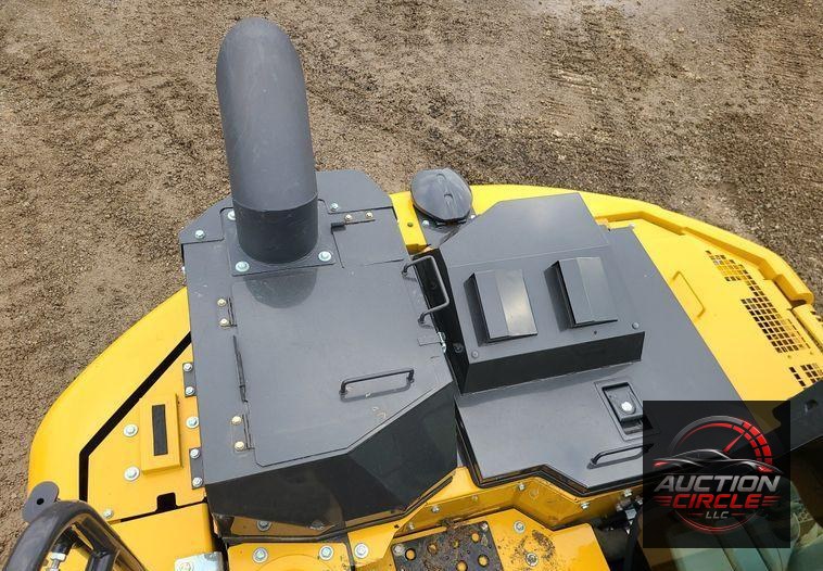 2022 John Deere 135G  excavator