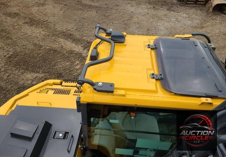 2022 John Deere 135G  excavator