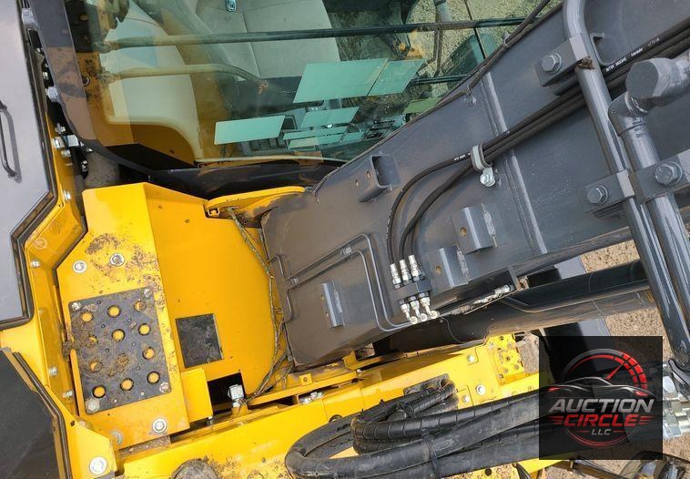 2022 John Deere 135G  excavator