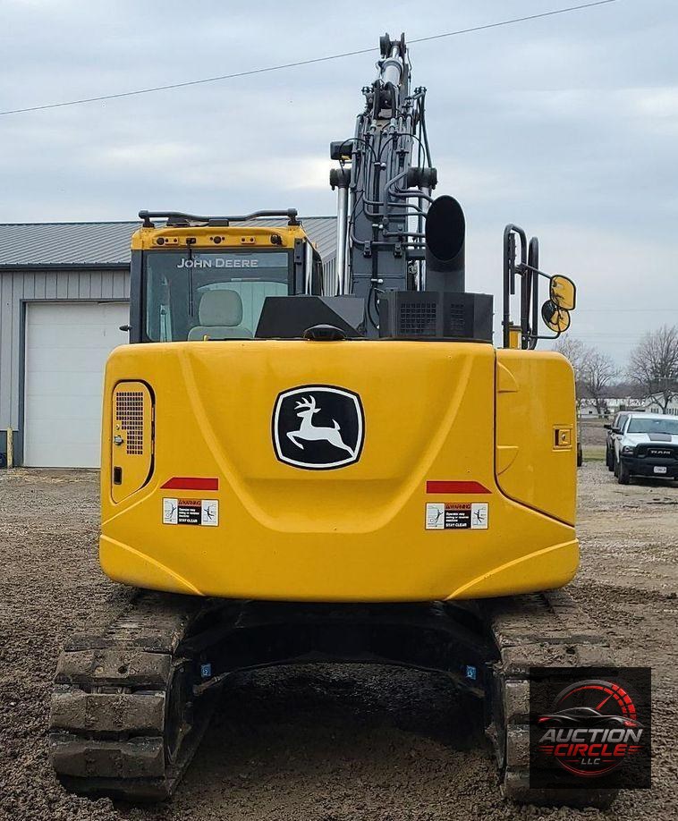 2022 John Deere 135G  excavator