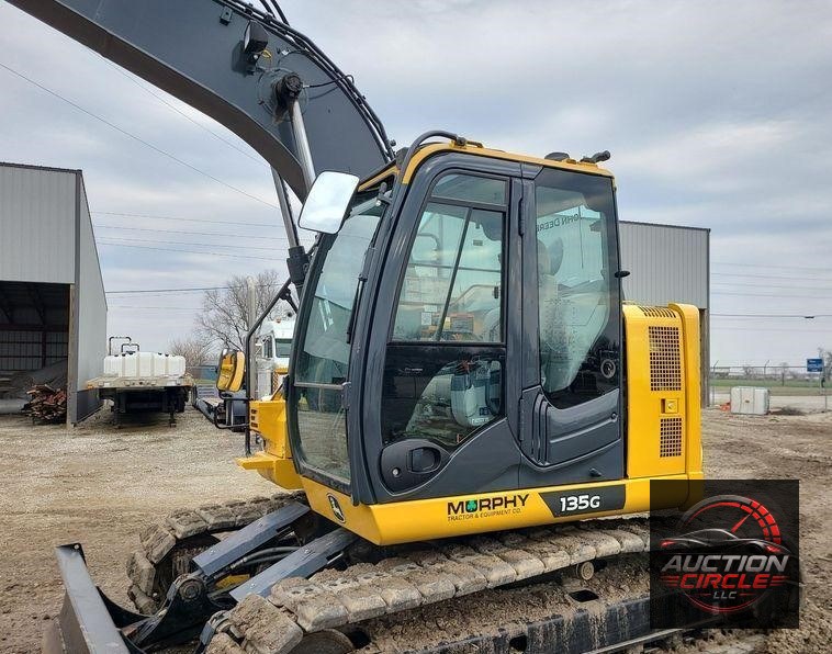 2022 John Deere 135G  excavator