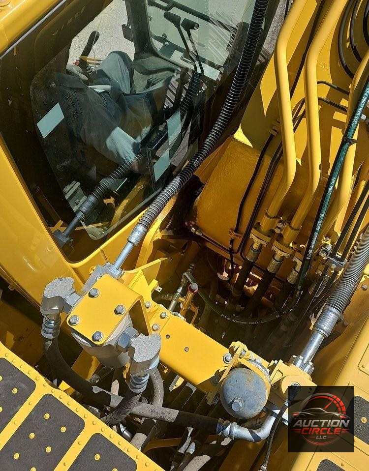 2019 Komatsu  PC240LC-11 excavator