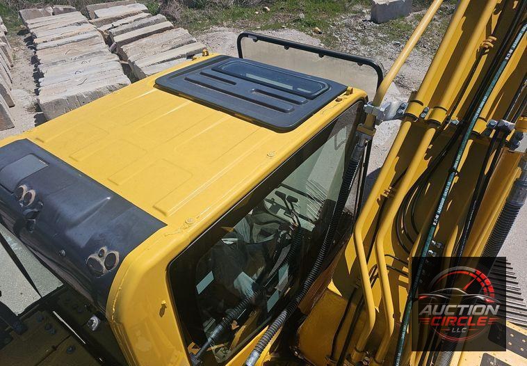 2019 Komatsu  PC240LC-11 excavator