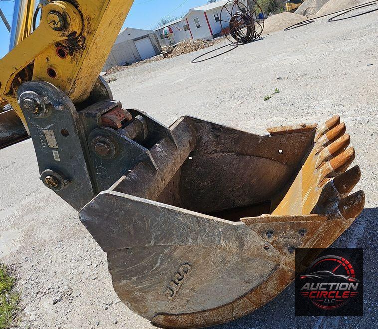 2019 Komatsu  PC240LC-11 excavator