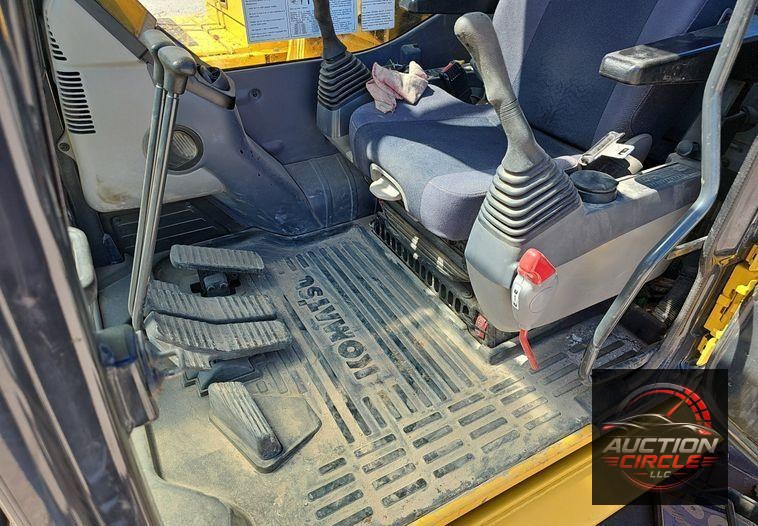 2019 Komatsu  PC240LC-11 excavator
