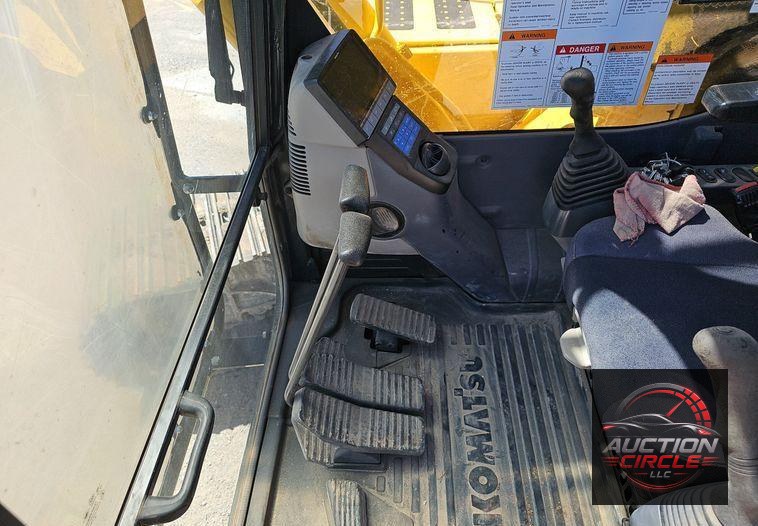 2019 Komatsu  PC240LC-11 excavator
