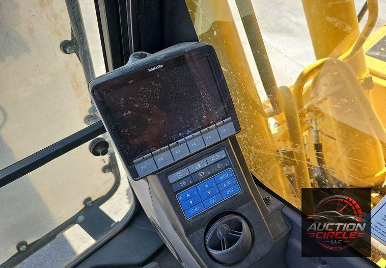 2019 Komatsu  PC240LC-11 excavator