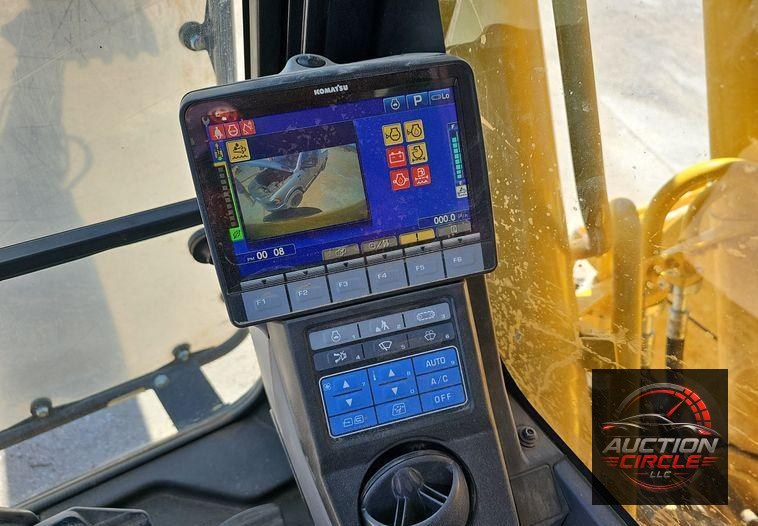 2019 Komatsu  PC240LC-11 excavator