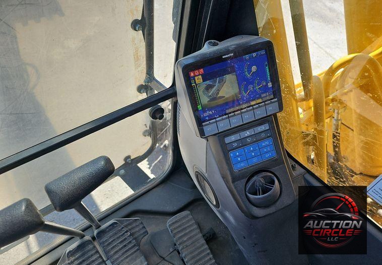 2019 Komatsu  PC240LC-11 excavator