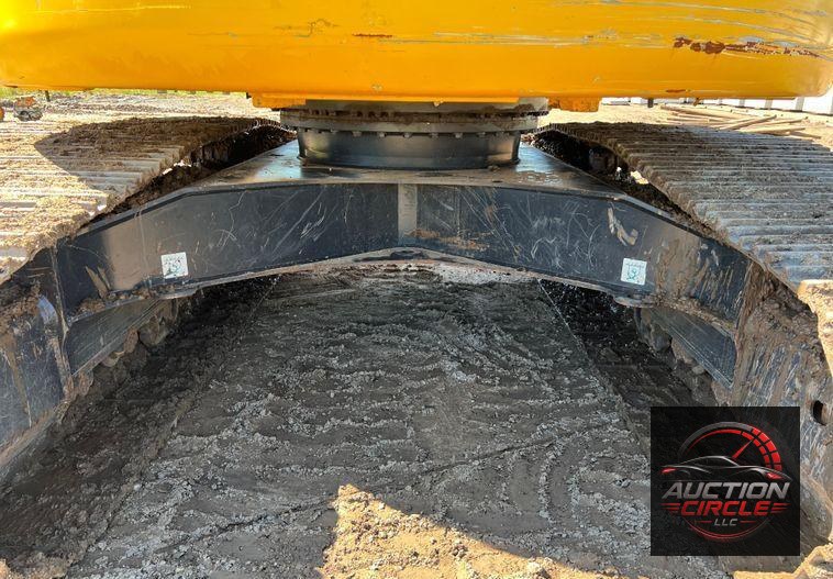 2020 Komatsu PC238USLC-11 excavator