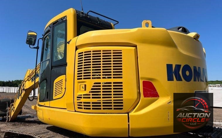 2020 Komatsu PC238USLC-11 excavator