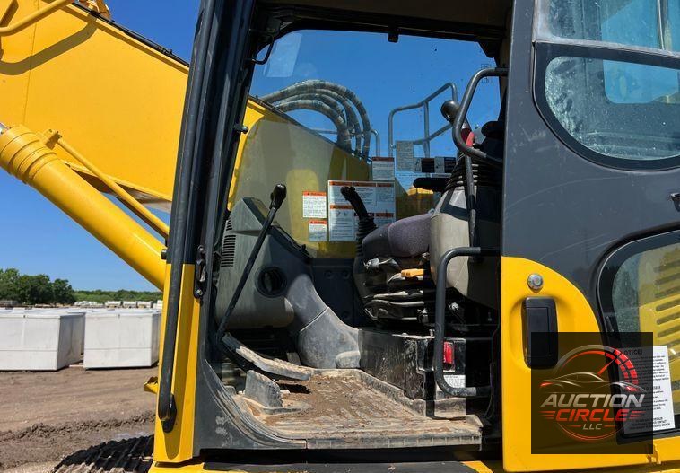 2020 Komatsu PC238USLC-11 excavator