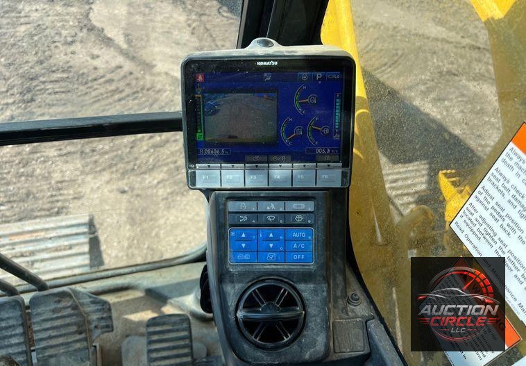 2020 Komatsu PC238USLC-11 excavator