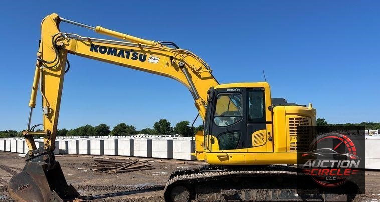2020 Komatsu PC238USLC-11 excavator