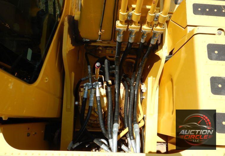 2018 Komatsu PC210LC-11  excavator