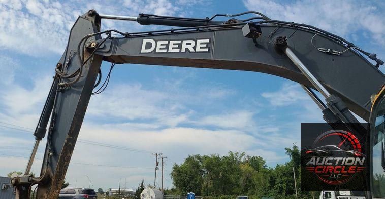 2017 John Deere 245G LC  excavator