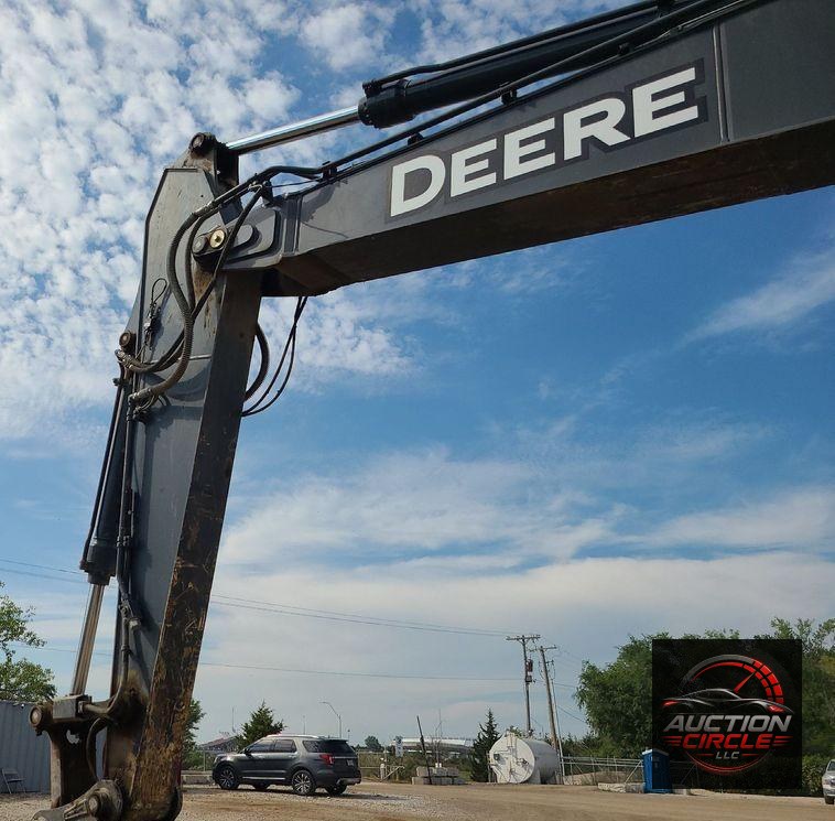 2017 John Deere 245G LC  excavator