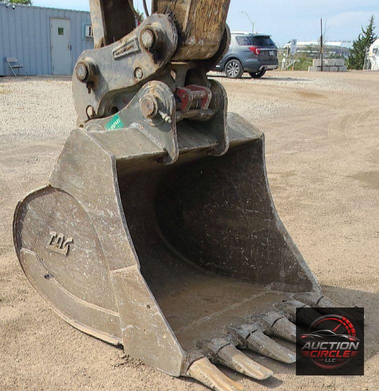 2017 John Deere 245G LC  excavator