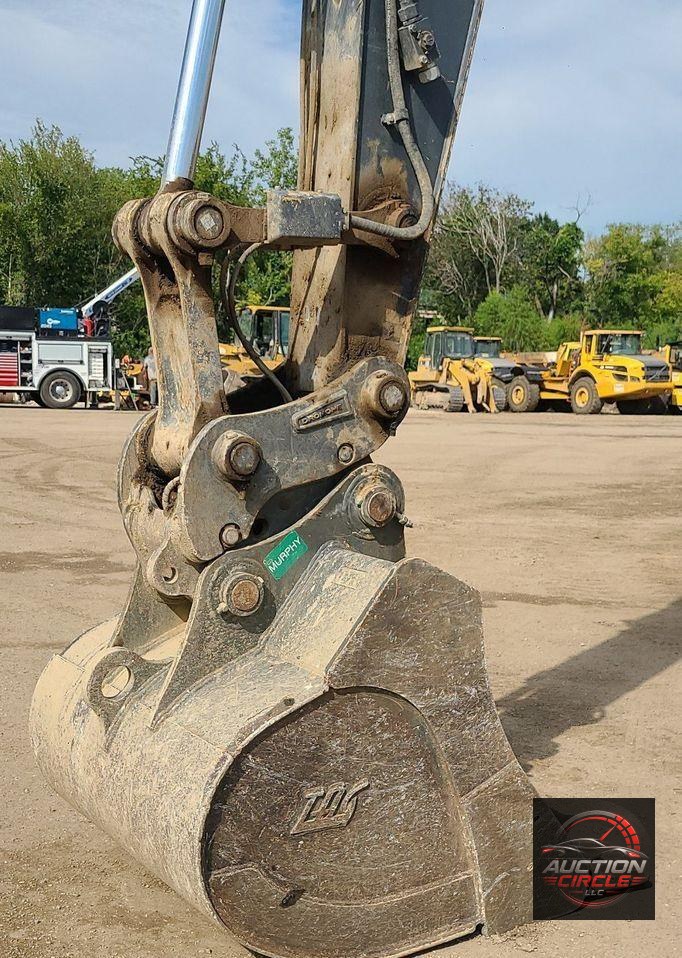 2017 John Deere 245G LC  excavator