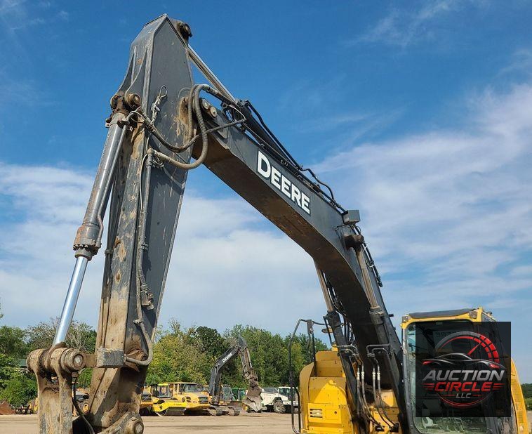 2017 John Deere 245G LC  excavator