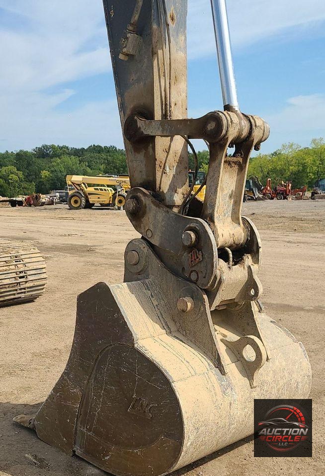 2017 John Deere 245G LC  excavator